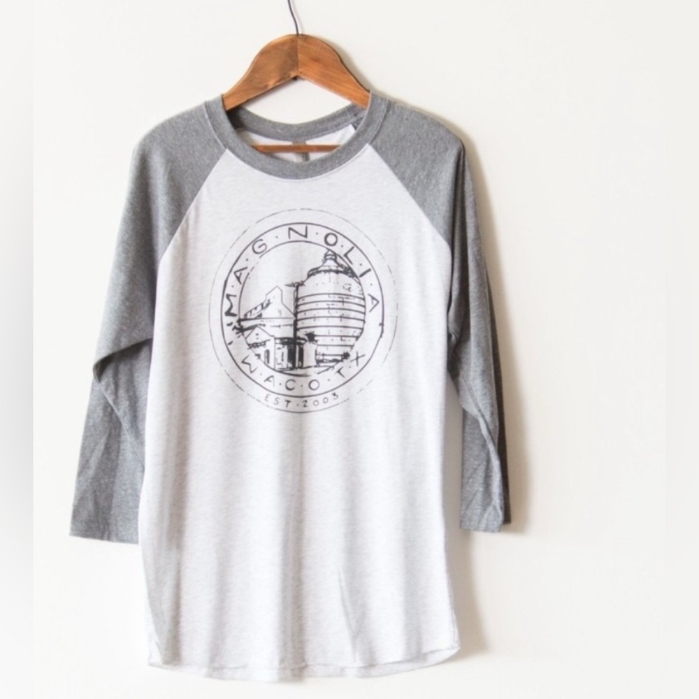 MAGNOLIA HOME FIXER UPPER WACO TEXAS JOANNA GAINES SILOS LOGO grey top